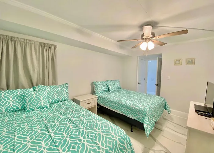 Island Winds East: Beachfront Near Hangout * Gulf Shores