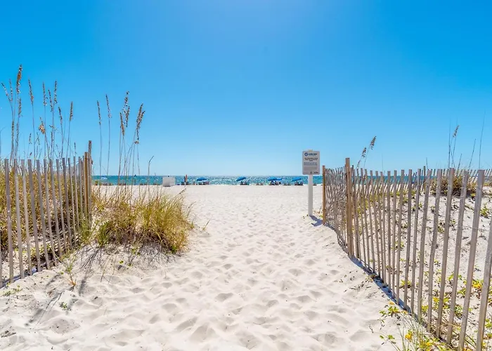Island Winds East: Beachfront Near Hangout Holiday home *