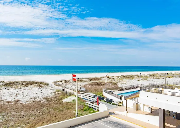 Island Winds East: Beachfront Near Hangout Holiday home